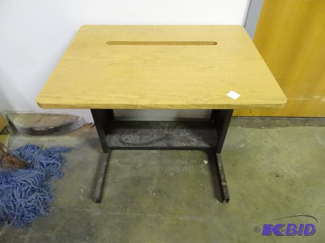 lot 40 image: Used Printer Stand Desk Approx 2 ft x 3 ft x ...