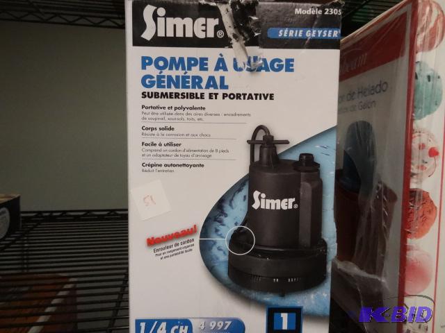 lot 51 image: Appears New in Box Simmer Submersible Pump Ge...