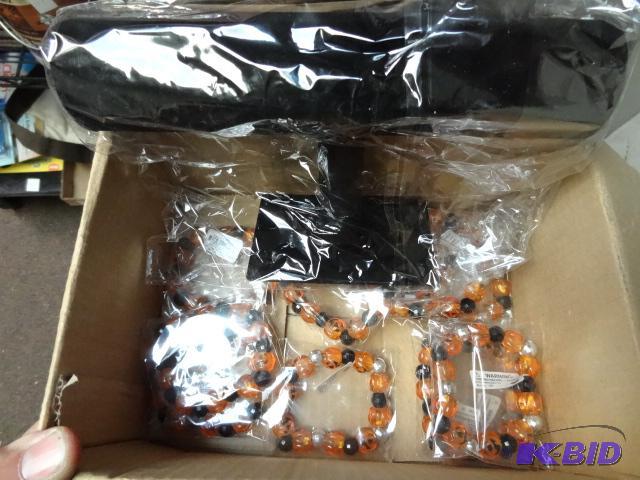 lot 79 image: NEW Haloween Themed Bracelets (qty 12) Plus R...
