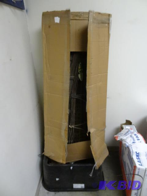 lot 94 image: NEW GARDEN LOT incl. Hoop Top Willow Garden F...