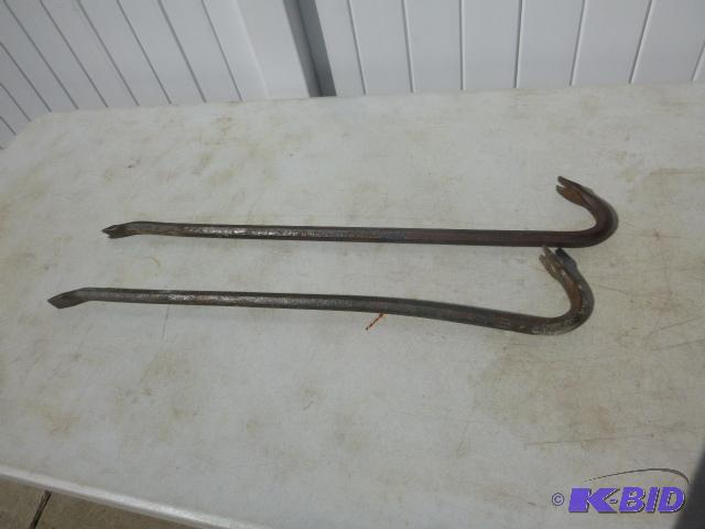 lot 103 image: 2 Pry Bars 30"...