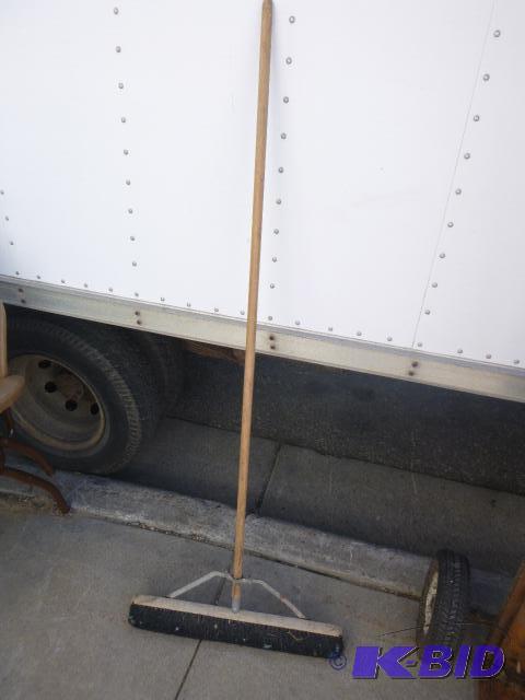 lot 104 image: 24" Broom...