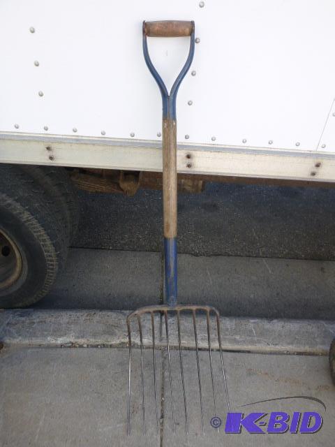 lot 106 image: 8 Tine Fork...
