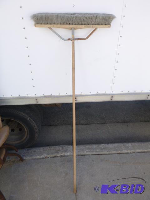 lot 113 image: 24" Rubbermaid Fine Broom...