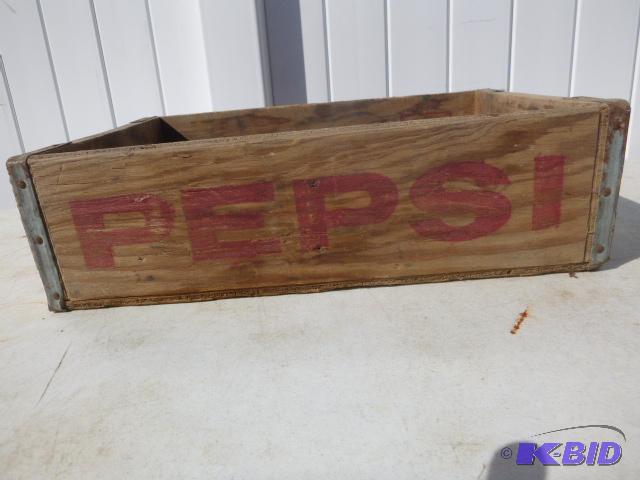 lot 116 image: Vintage Pepsi Crate...