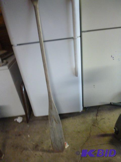 lot 125 image: 66" Paddle...