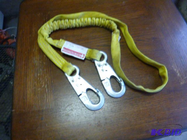 lot 126 image: 6 Light Strap...
