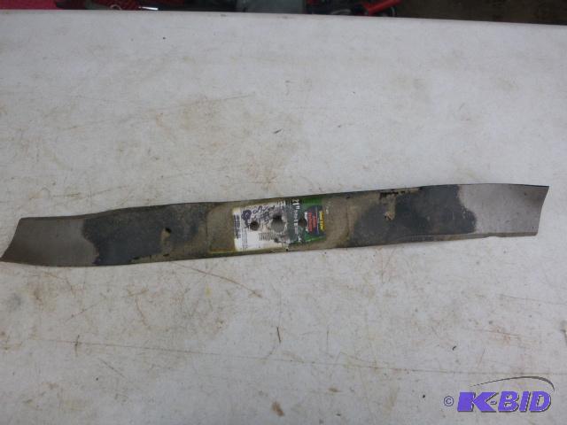 lot 192 image: 21" Weed Eater Lawn Mower Blade...