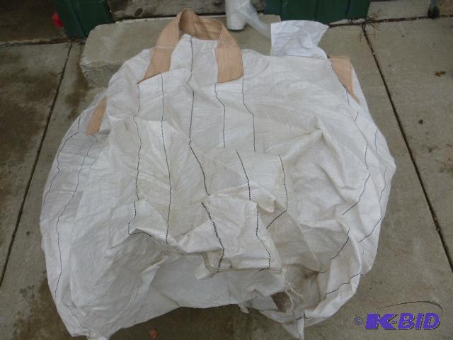 lot 219 image: Valley Bag 35" X 35" X 51" - t...