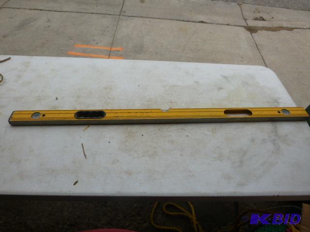 lot 251 image: 4 Aluminum Level...