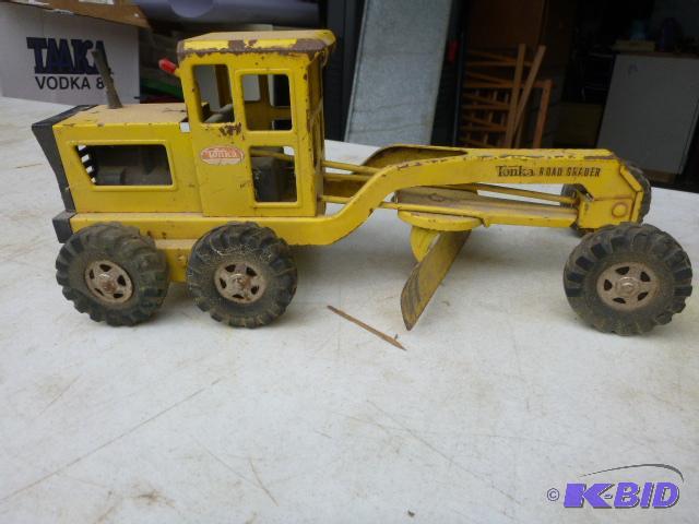 lot 261 image: Tonka Metal Road Grader...