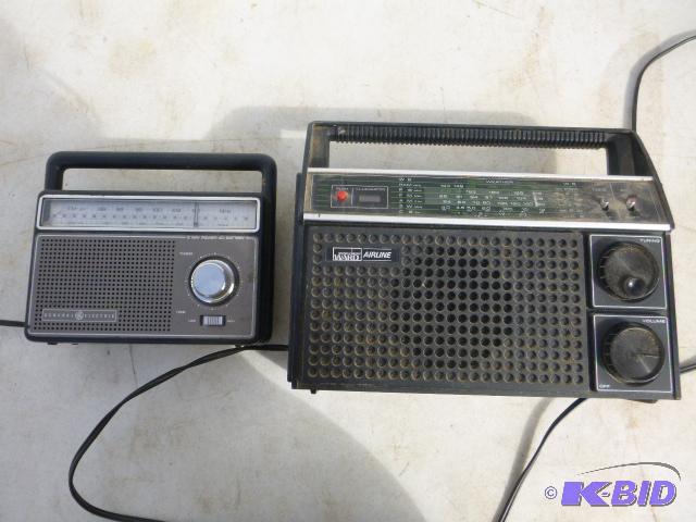 lot 300 image: 2 Old Radios...