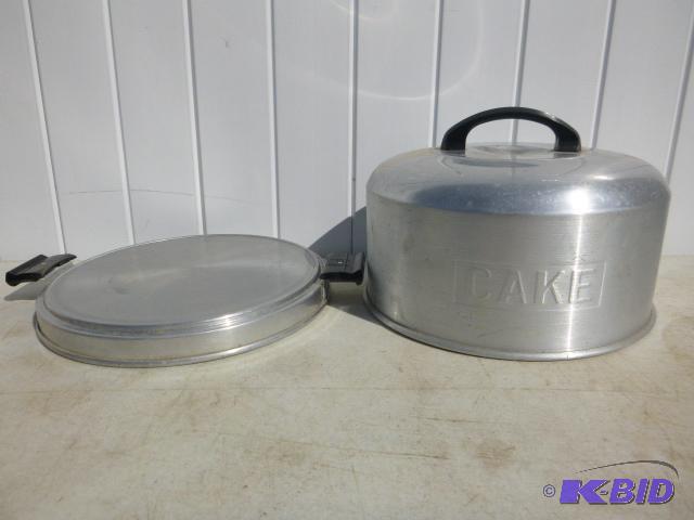 lot 310 image: Vintage Cake Holder...