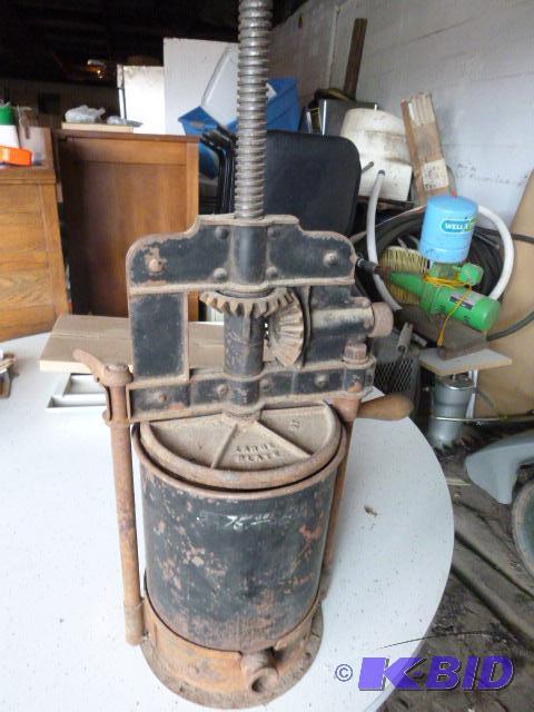 lot 38 image: 8 Quart Sausage Stuffer...