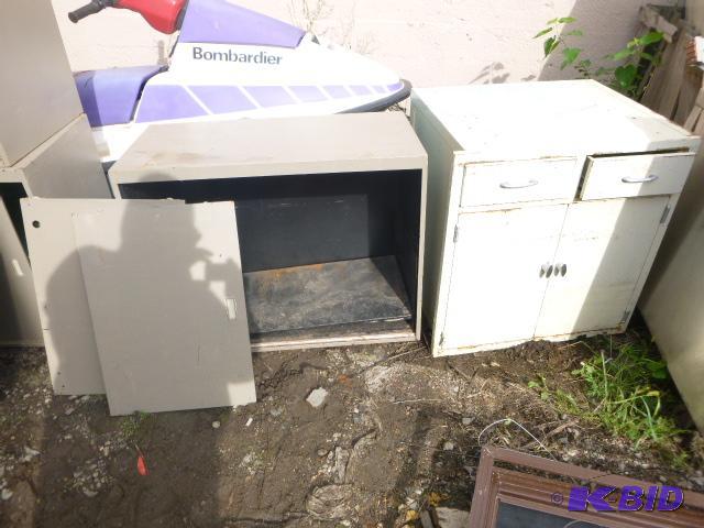 lot 380 image: 2 Metal Storage Cabinets 36" X 18" ...