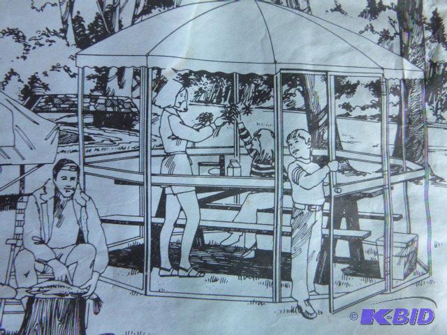 lot 44 image: Screen Gazebo 10 X 10 - with eight 4 sides...