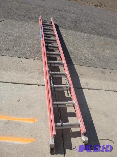 lot 65 image: 24 Extension Fiberglass Ladder...