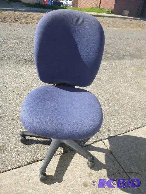 lot 67 image: Office Chair...