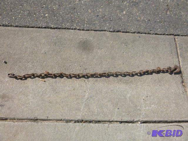 lot 70 image: 4 Chain Missing one hook....
