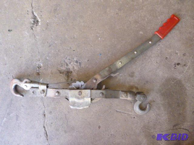 lot 72 image: Craftsman 2,000 lb. Come Along...