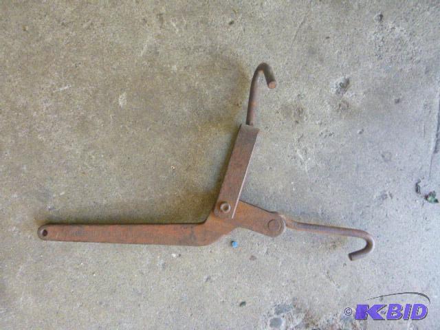 lot 76 image: Small Load Binder...