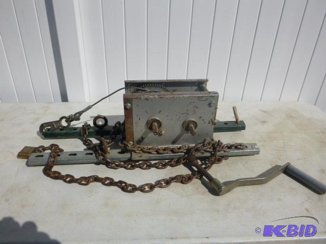 lot 81 image: Heavy Duty Winch...