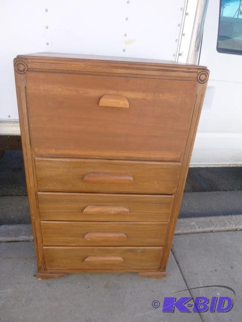 lot 82 image: Vintage DresserDesk 44 12" X 34 12&qu...