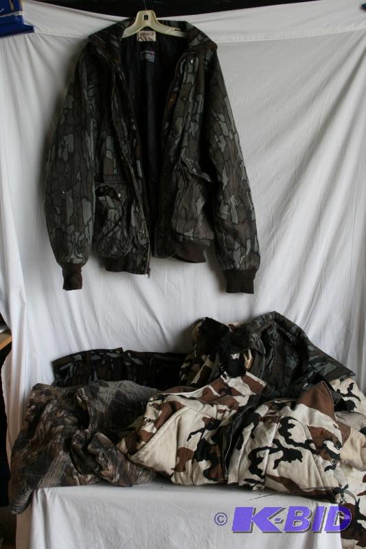 Camo hunting clothes, gloves, 2 jackets, 3 pa...