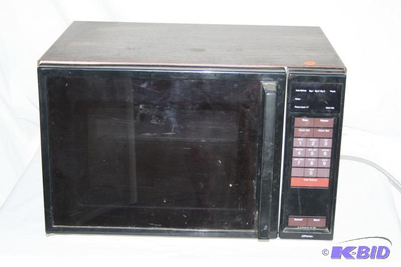 Microwave, not tested, see photos...