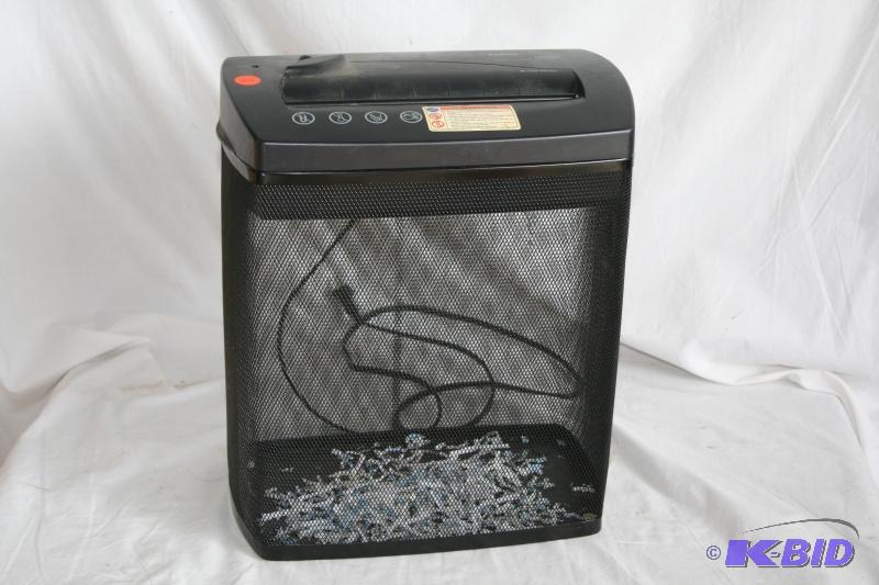 Crosscut paper shredder....