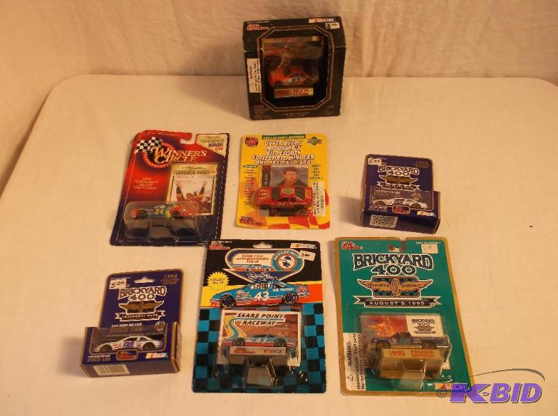 lot 45 image: Collectable limited edition 1994-1997 diecast...