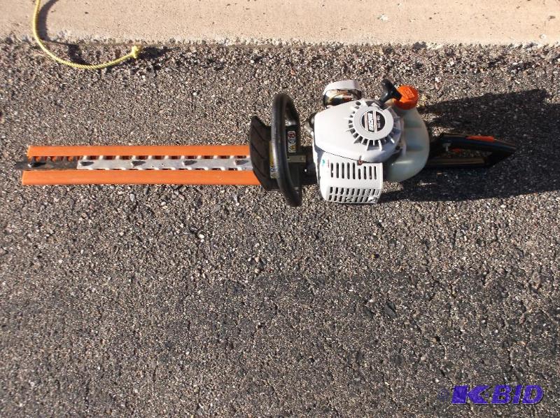 lot 68 image: ECHO HC 150 hedge trimmer was unable to start...