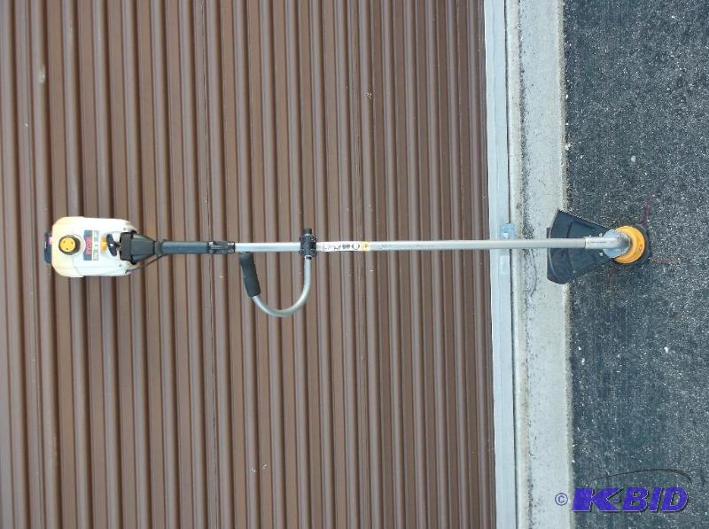 lot 70 image: Ryobi 767 RJ weed whip 31cc 17 inch unable to...