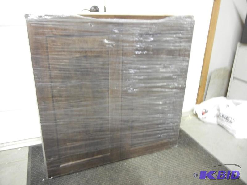 lot 39 image: 36 x 36 x 12 Upper Cabinet