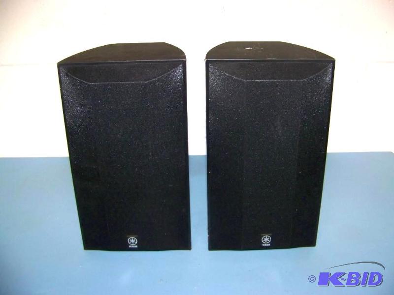 lot 39 image: (2) Yamaha Front  Bookshelf Speakers