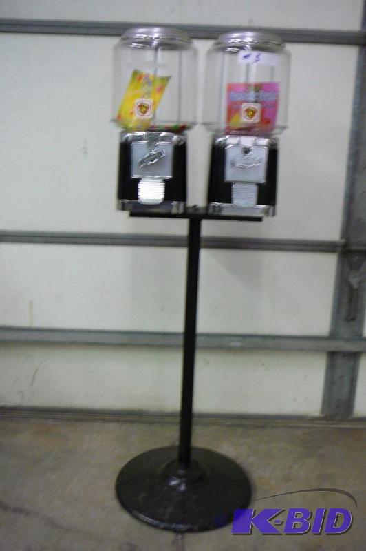 Double gum ball machine with keys WORKS...