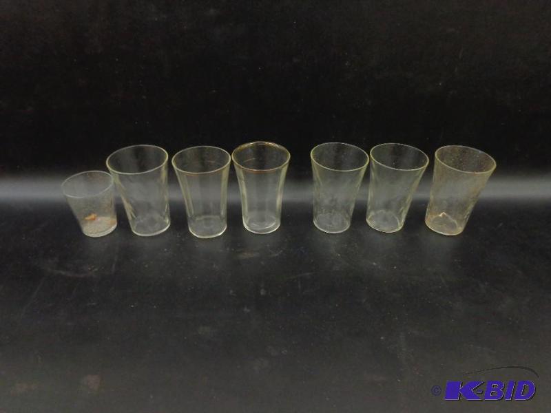 lot 105 image: (6) Small Glasses 2&quot x 1 12&quot x 3&q...