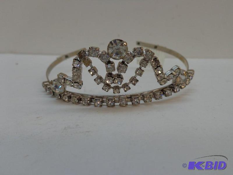 lot 106 image: Tiara&nbsp Hair Piece Broken on One Side No ...