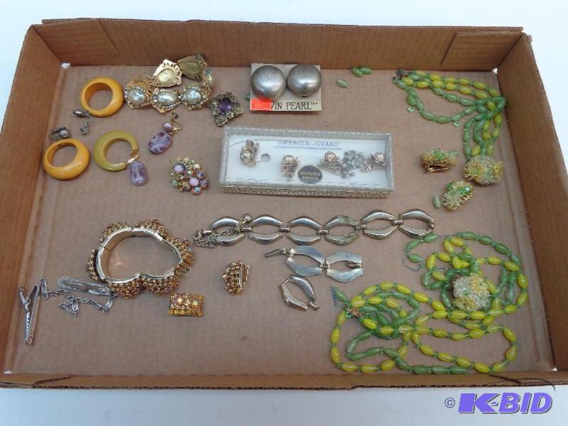lot 117 image: Bracelets, Necklaces, Pins and Clip Earrings ...