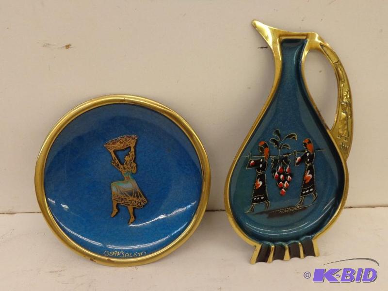 lot 198 image: Painted Etched Wall Decor (1) Pitcher Shaped ...