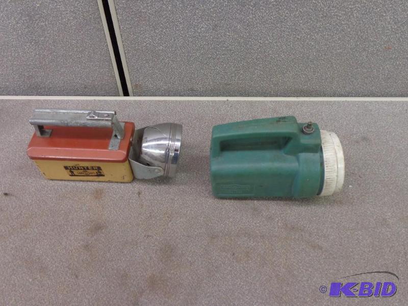 lot 202 image: Vintage Flashlights Rayovac&nbspNo. 1.295&nb...