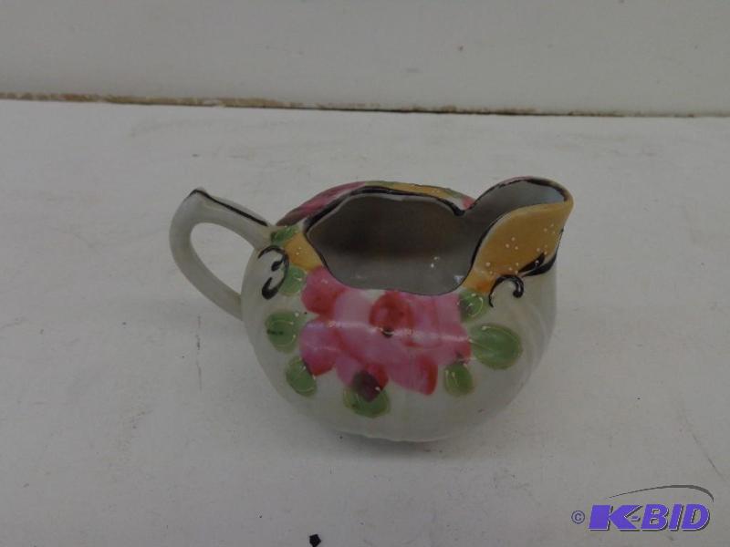 lot 204 image: Porcelain Creamer Pourer wMiriage&nbspPaint...