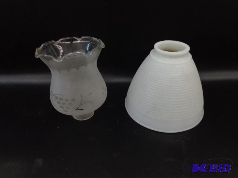 lot 213 image: 2 Glass Lamp Shades 1 Frosted 5&quot Tall 4&...
