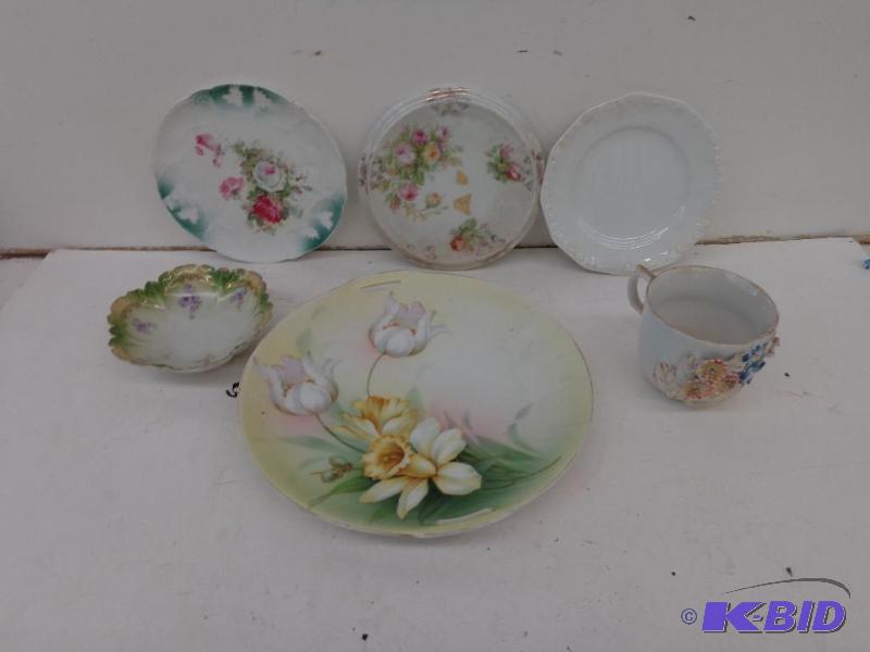 lot 226 image: Antique German Kitchen Ware Small Floral Bowl...