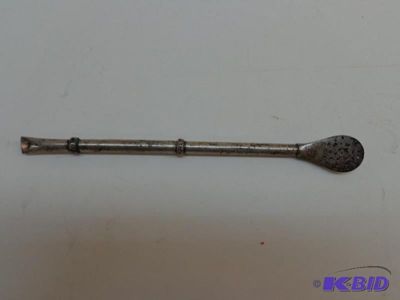 lot 40 image: Silver Straw Or Bombilla Straw or Bombilla is...
