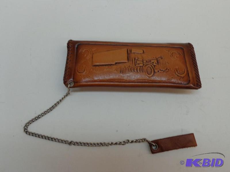 lot 51 image: Brown Leather Truckers Wallet 4&quot W x 9 1...