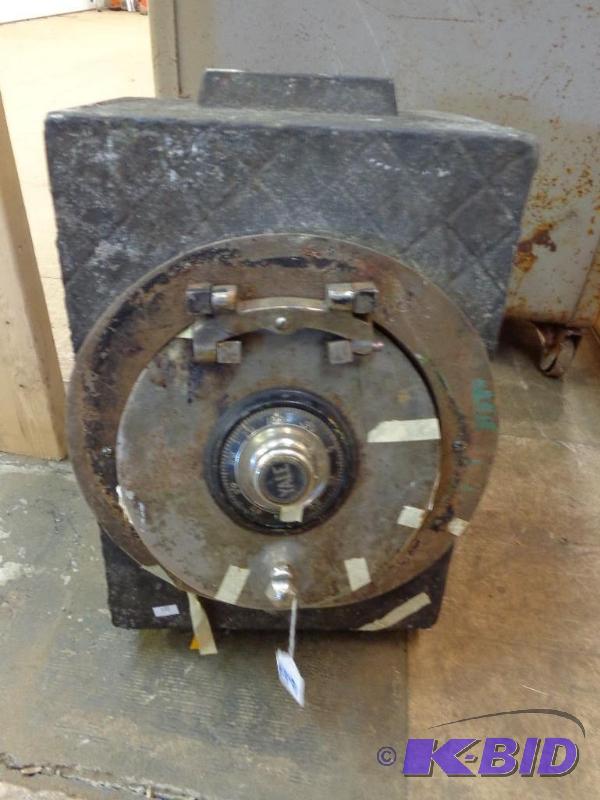 lot 89 image: Yale Vault Style Safe Circular Beveled Door C...