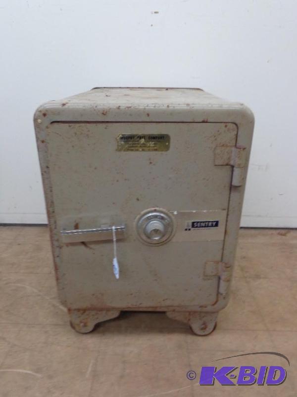 lot 90 image: Sentry Safe&nbsp 159753 Ser # 7325033 Safe #...