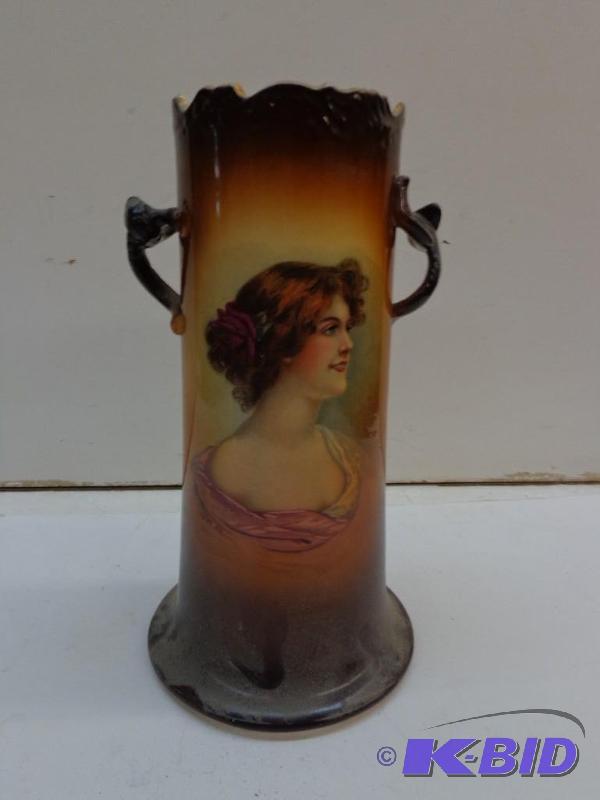 lot 97 image: 10GA&nbspWarwick A.17 Vase Vase Depicts a Pr...