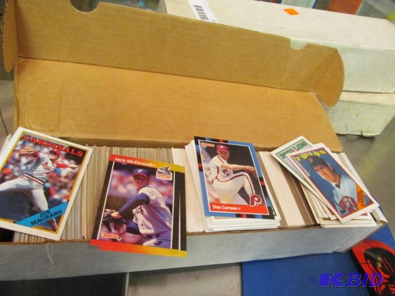 Box of mixed 1987-1990 Baseball trading cards